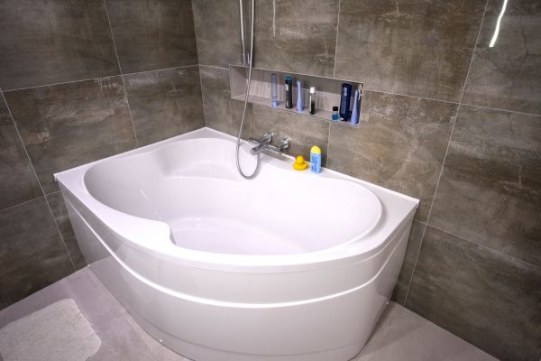 Large Bathtub Installation in Tyler
